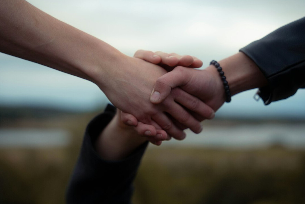 winning handshake